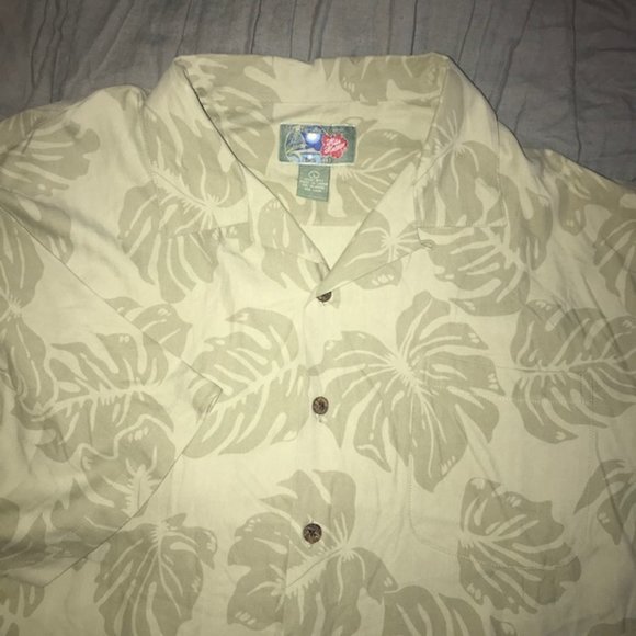 NWOT Hilo Hattie Hawaiian 100% Silk Palm Print Tan Short Sleeve Large - Picture 1 of 5